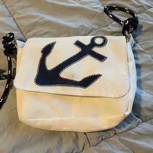 Cross body anchor bag